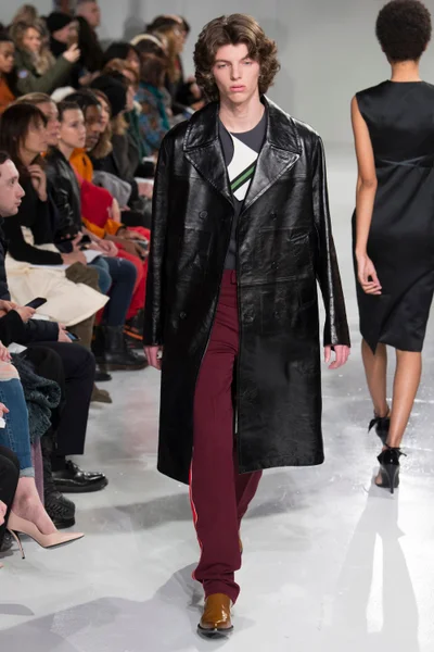 Look 64
